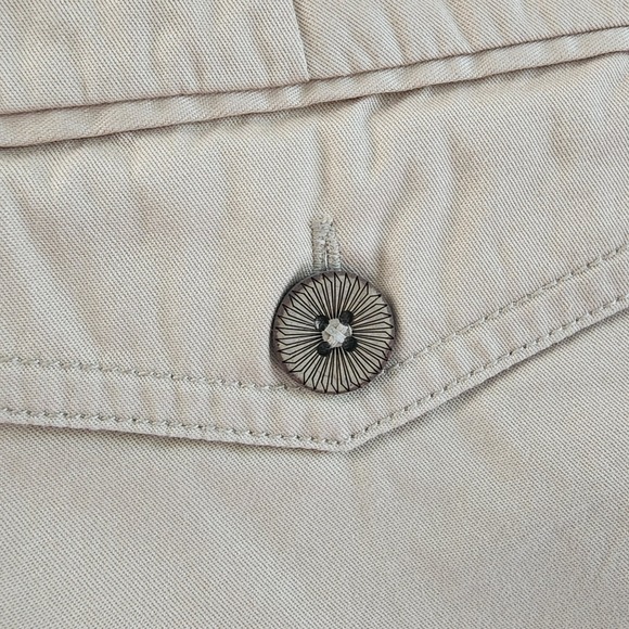 Saks Fifth Avenue Threads Shorts Womens 10/30 Tan Bermuda 100%Cotton Flat Front - Picture 5 of 6
